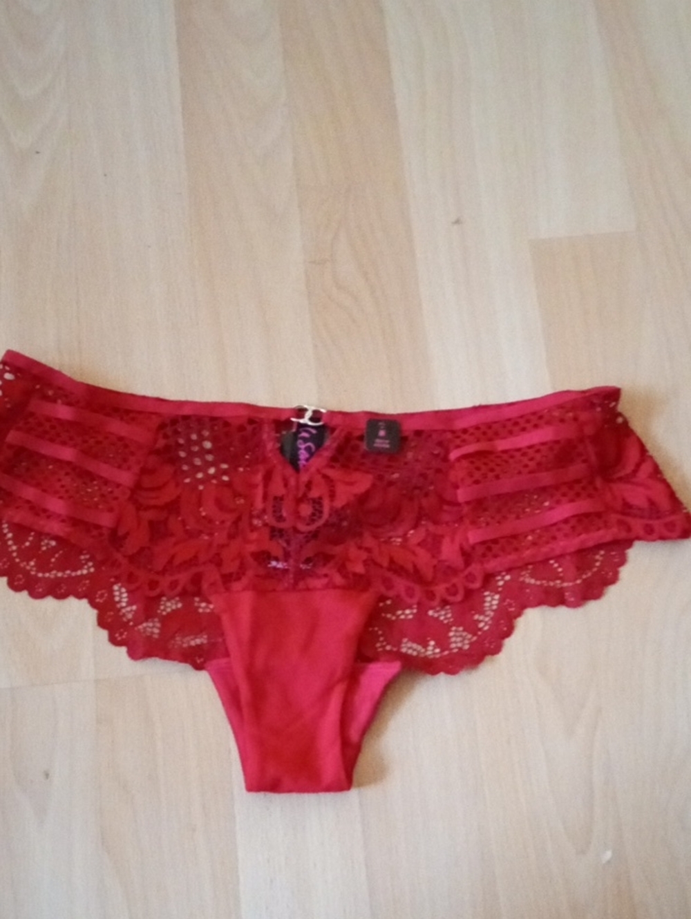 La SENZA Red Lace Hipster Panty with Scalloped Trim